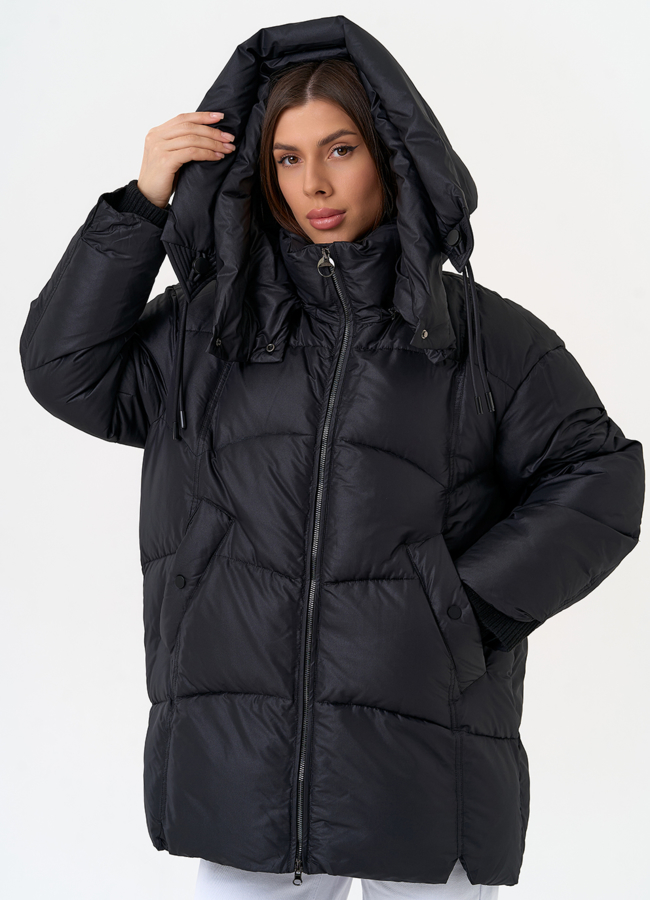 фото Женский пуховик черного цвета с капюшоном модель № 31592