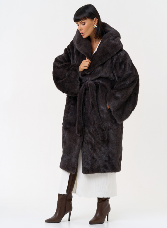 Женская шуба из меха норки с капюшоном 