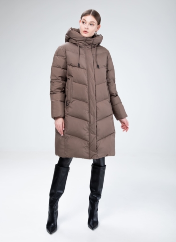 Женский пуховик с капюшоном 