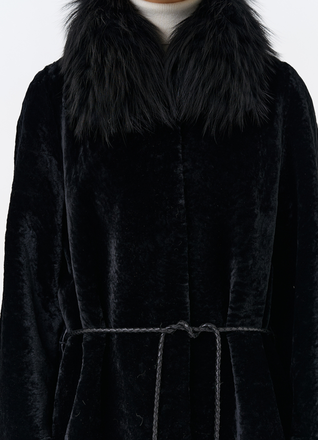 Женская двухстороняя дубленка с воротником из меха чернобурой лисы модель № 31932 универмаг малина