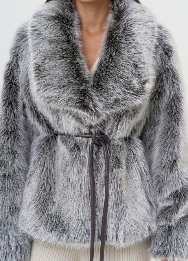 Женская короткая шуба из эко меха с воротником модель № 31438 универмаг малина