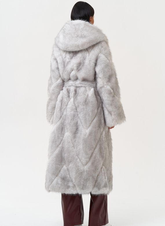 Длинная женская шуба из эко меха