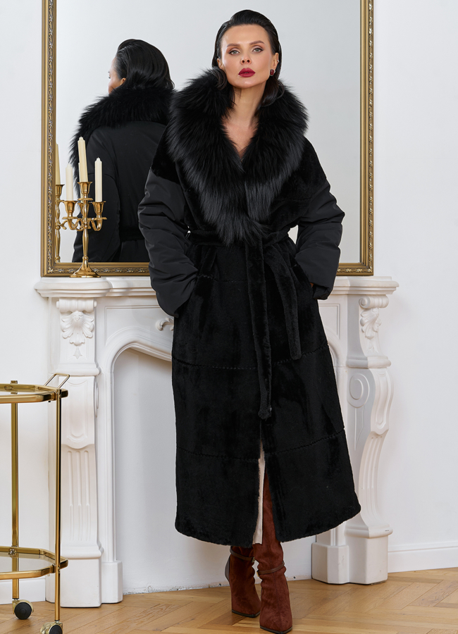 Комбинированное женское зимнее пальто в черном цвете модель № 31402 меха малина