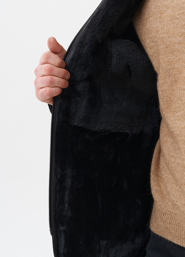 Мужская дубленка черного цвета  модель № 29050 универмаг малина