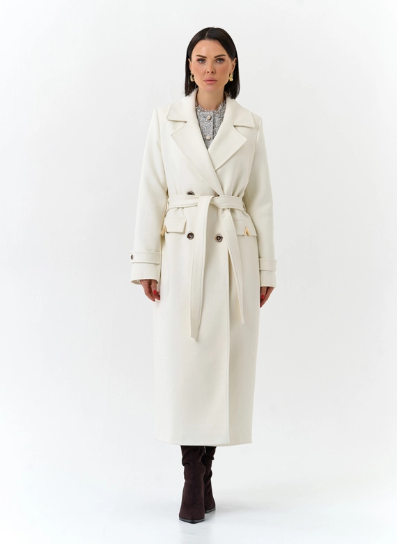 Женское пальто с английским воротником