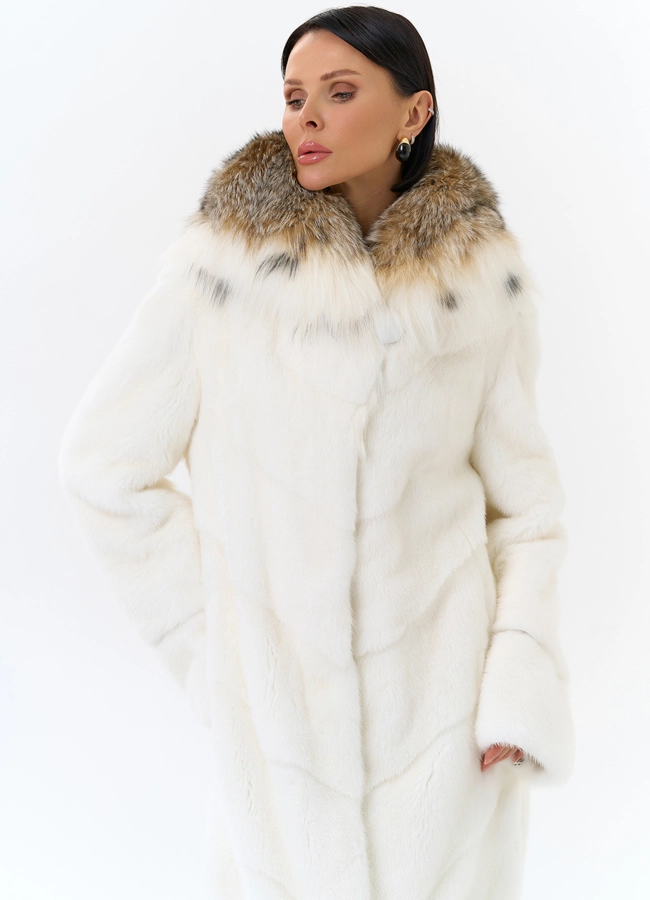 Белая шуба из норки с рысью модель № 25277 универмаг малина