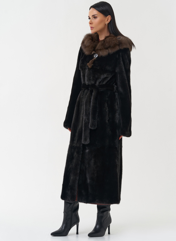 Норковая шуба с капюшоном из меха соболя