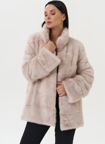 Светлая норковая шуба с воротником стойкой