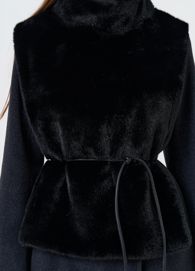 Женская манишка из эко меха в черном цвете модель № 31269 универмаг малина