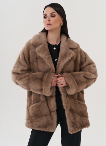 Шуба из норки с английским воротником 